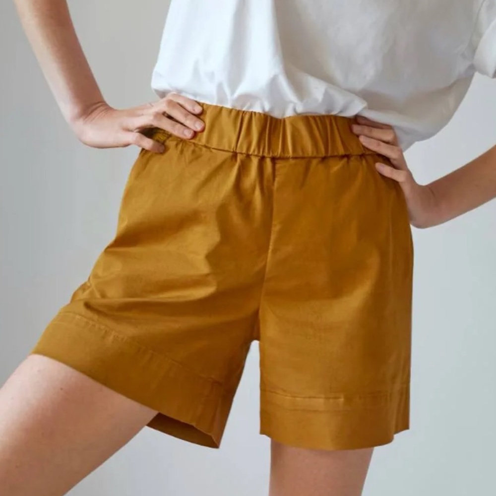 Everlane Easy Short in Amber - Size 4